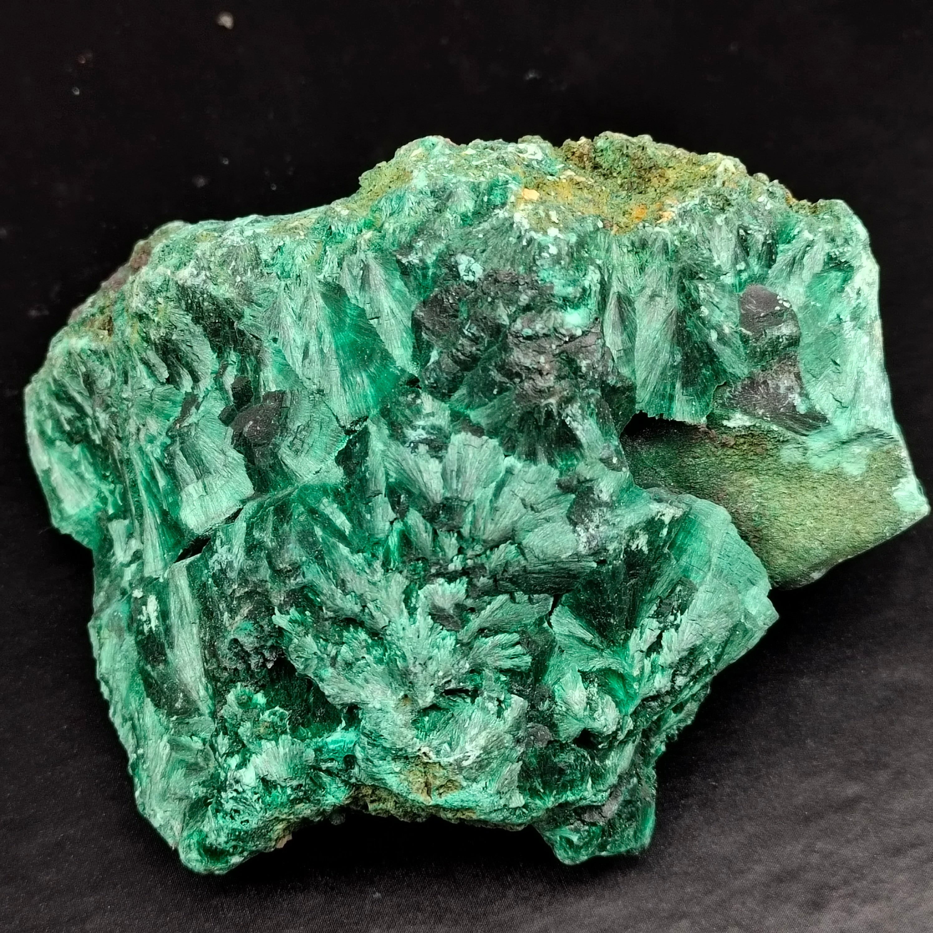 Malachite specimen