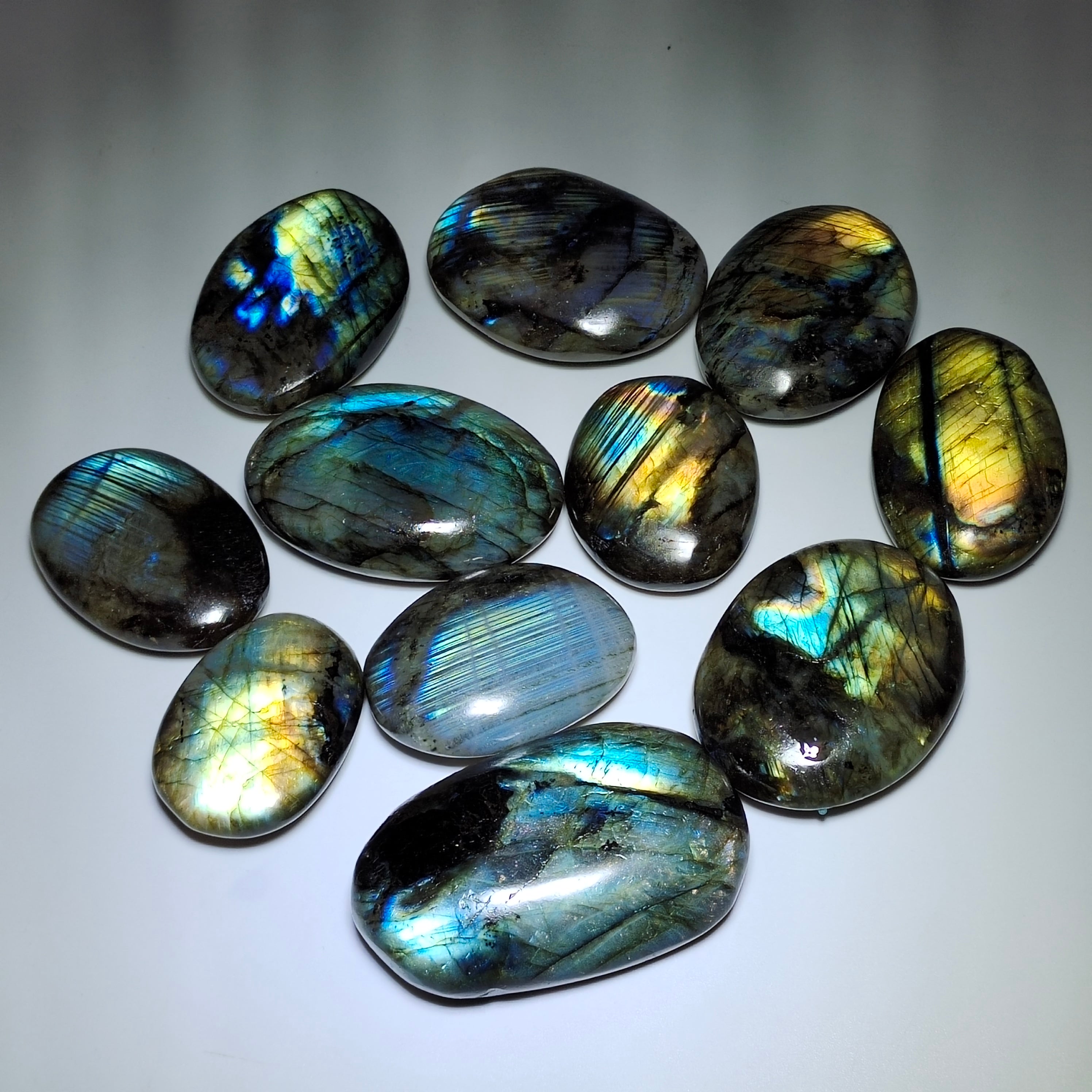 Labradorite Palmstone