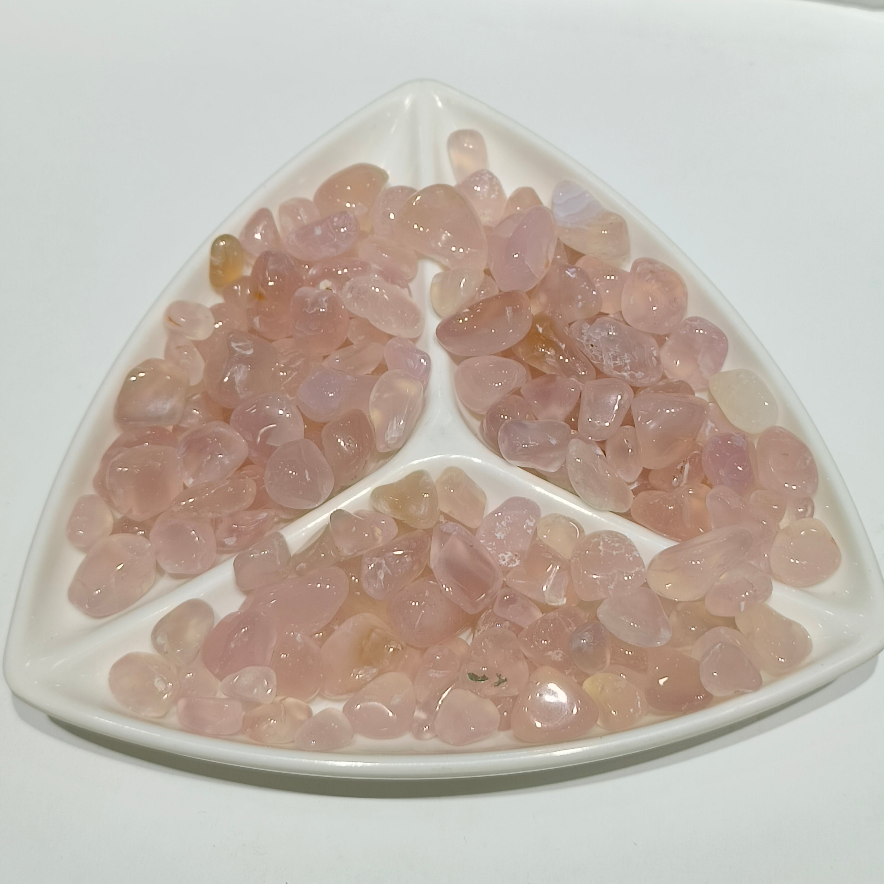 Pink chalcedony chips