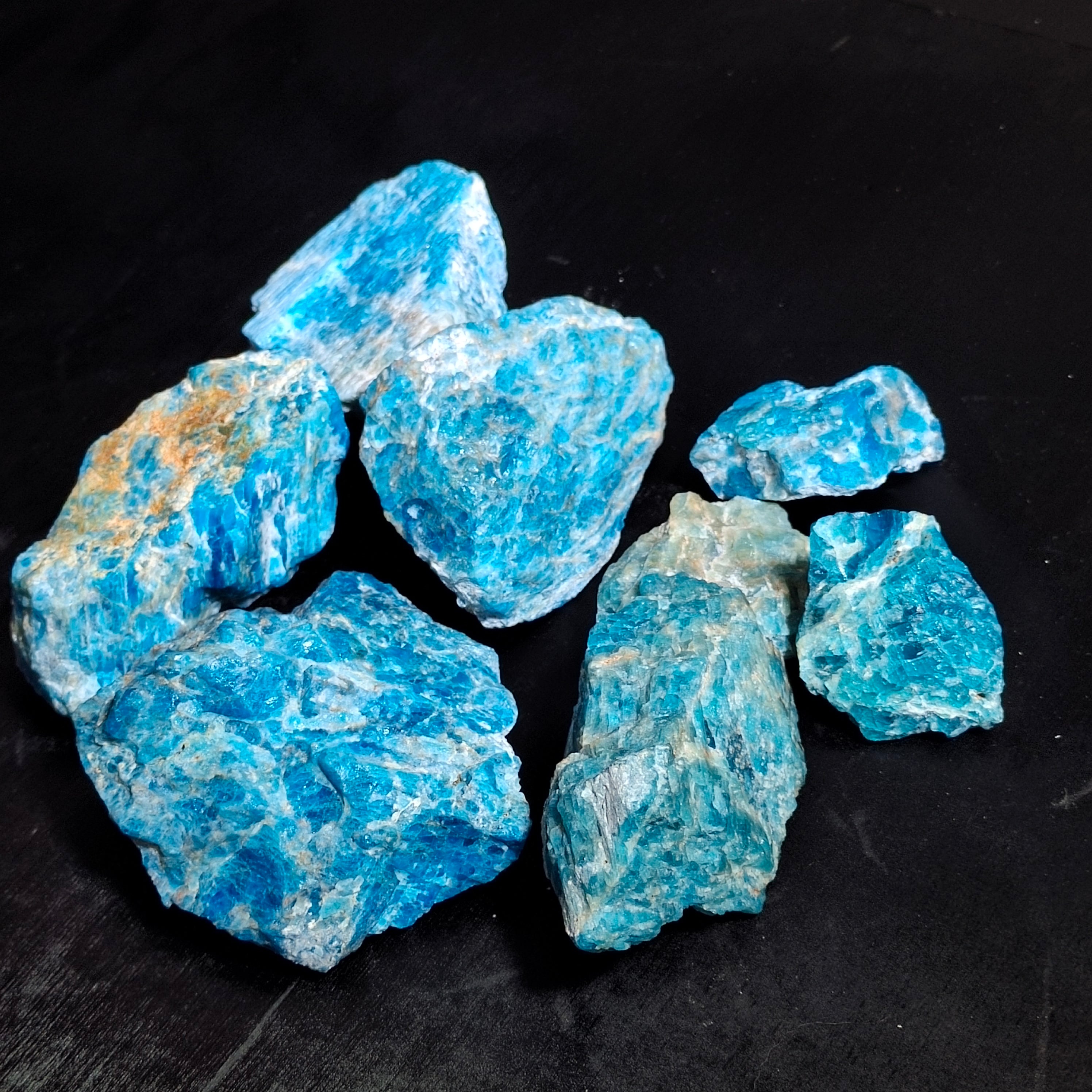 Blue apatite raw stone