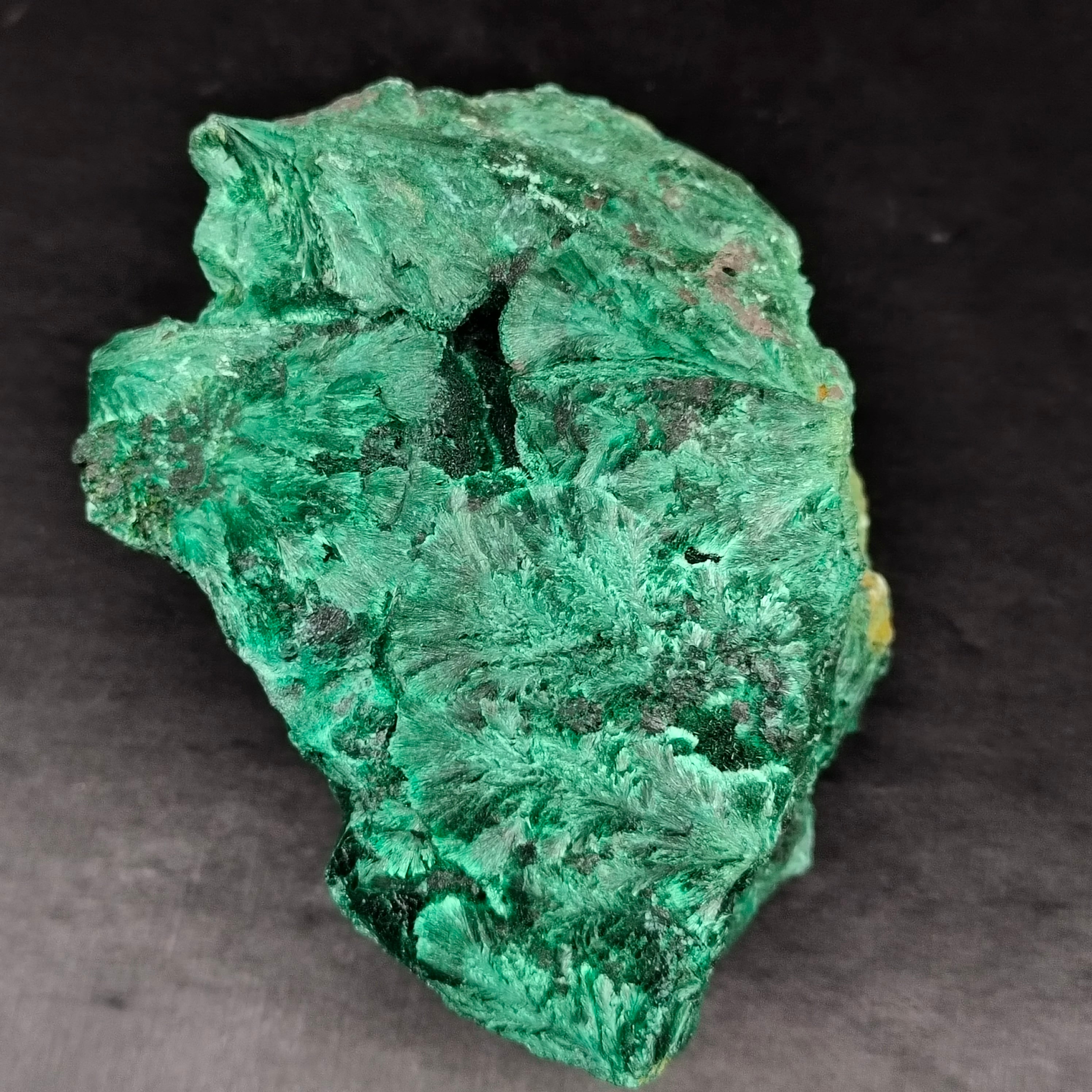 Malachite specimen