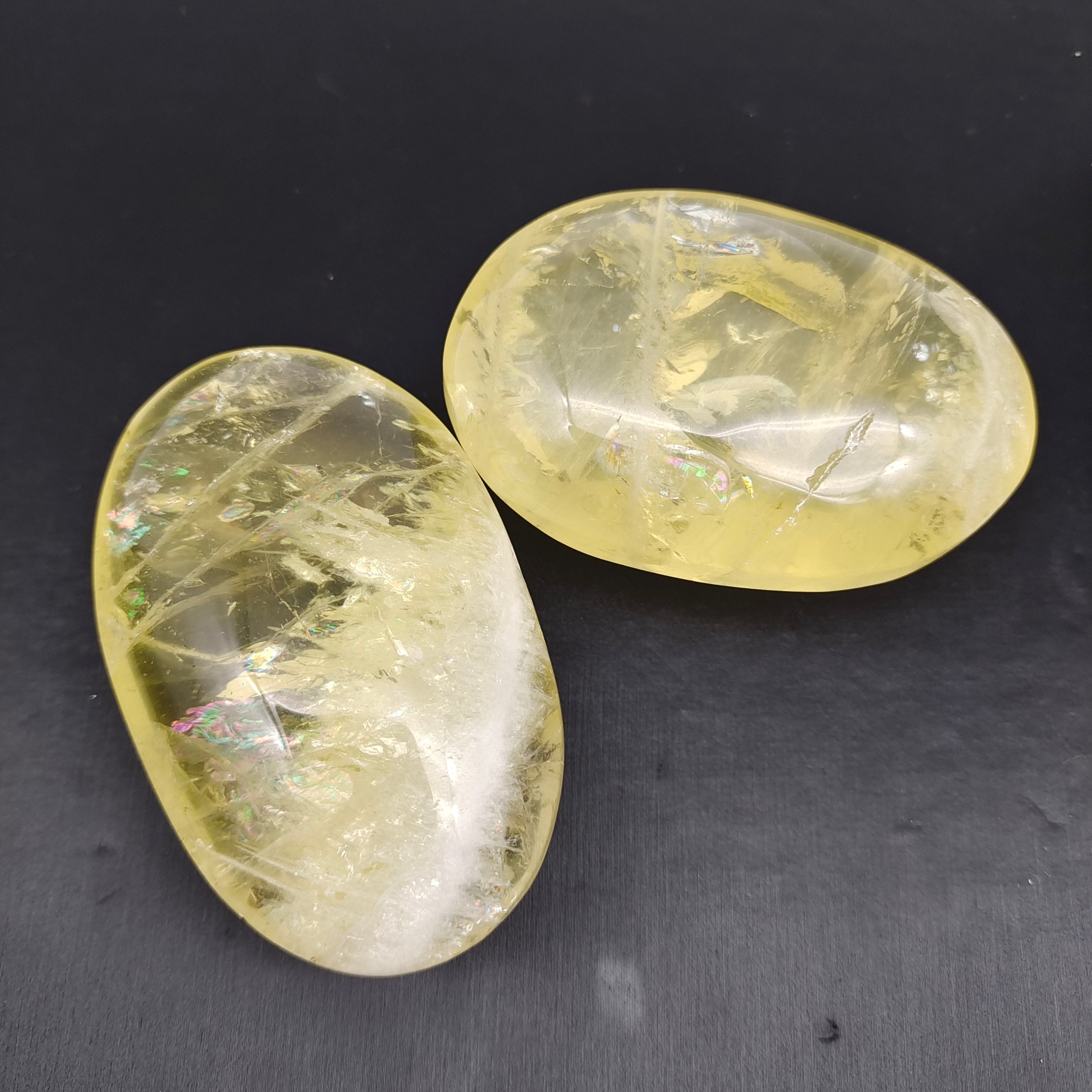 Citrine palmstone