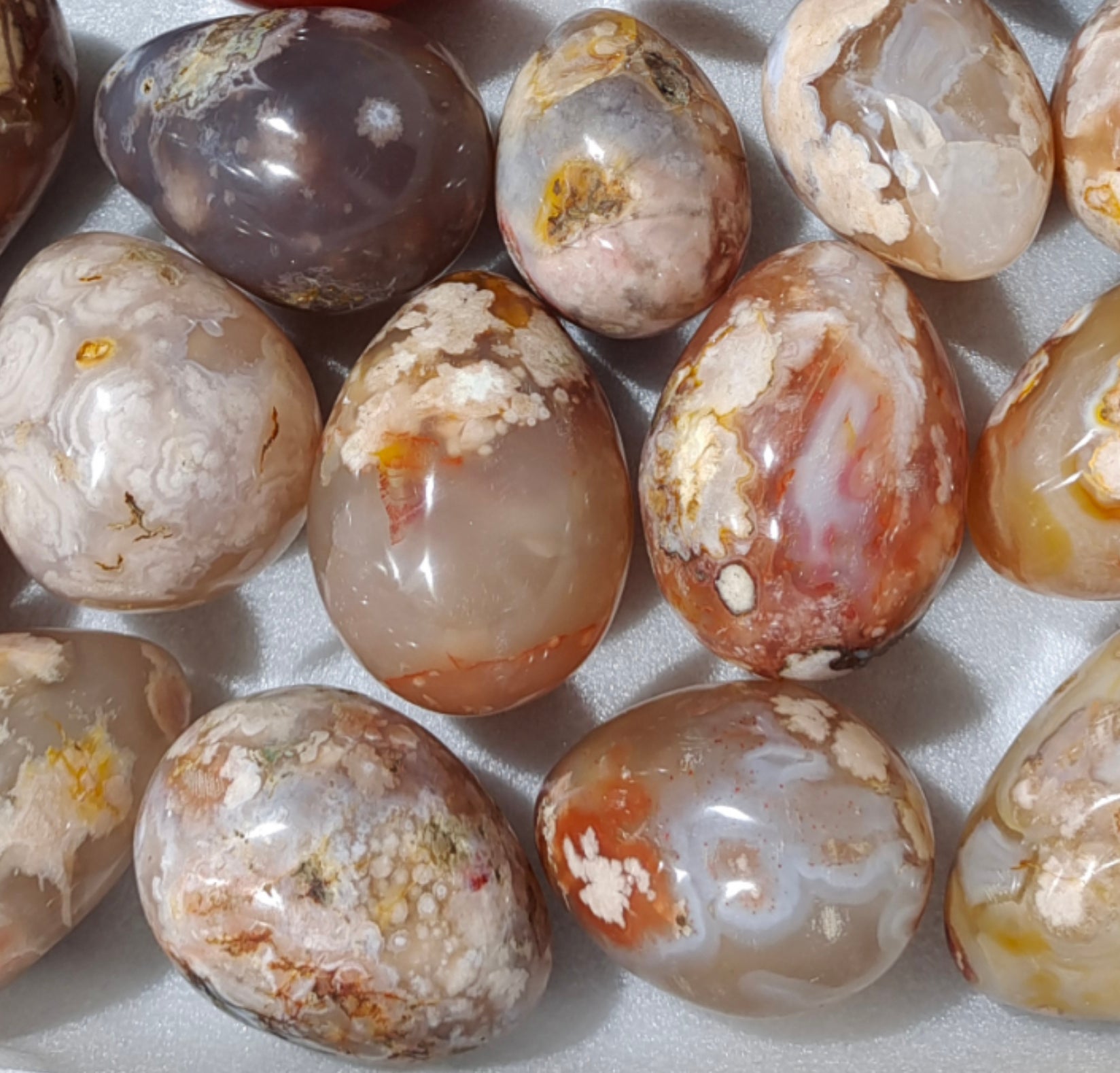 Flower agate eggs