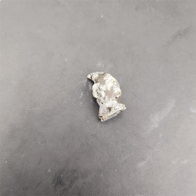 Various materials mini moon skull