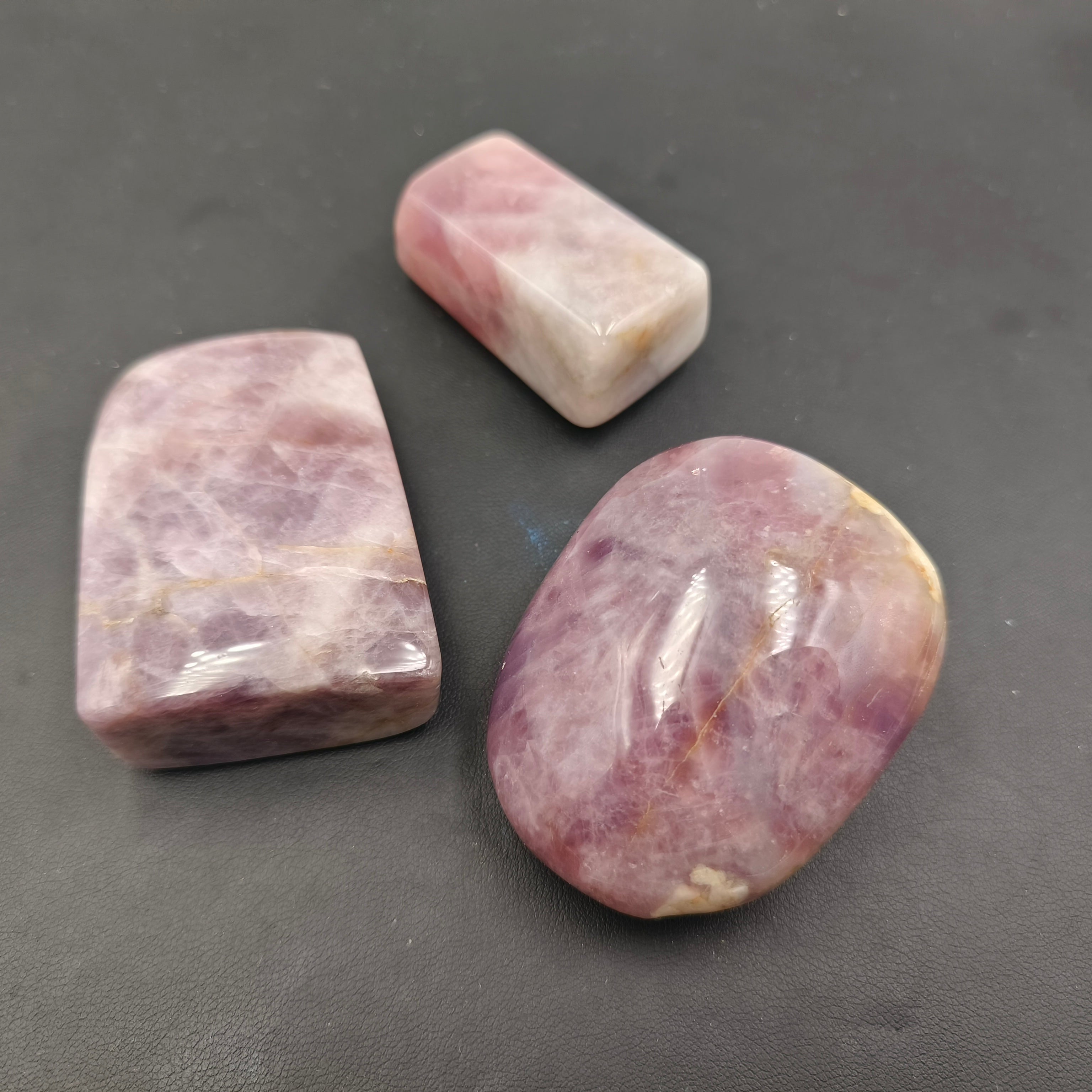 Purple rose quartz palmstone