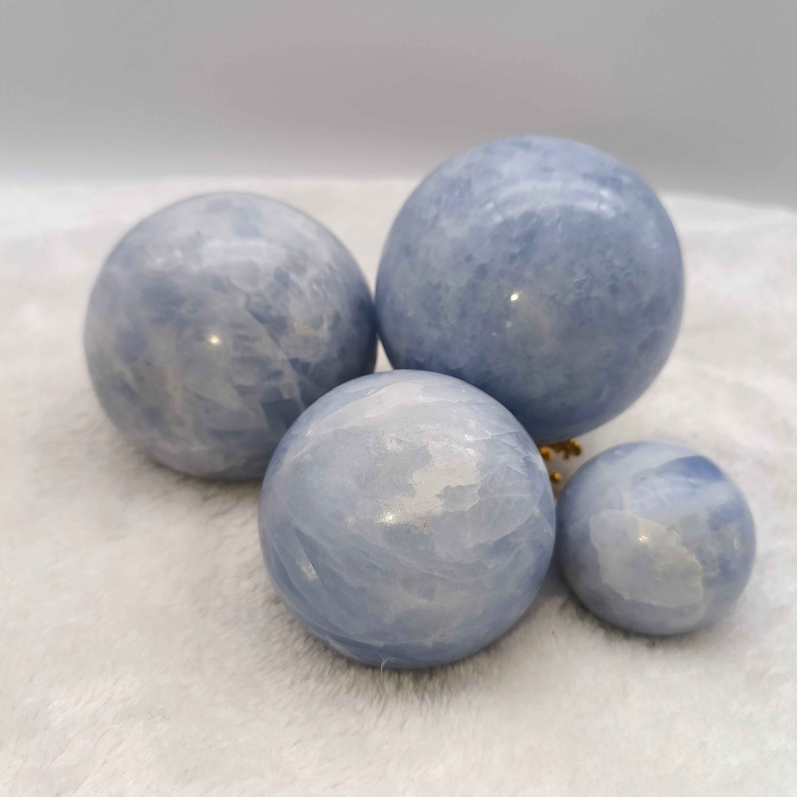 Blue calcite shpere