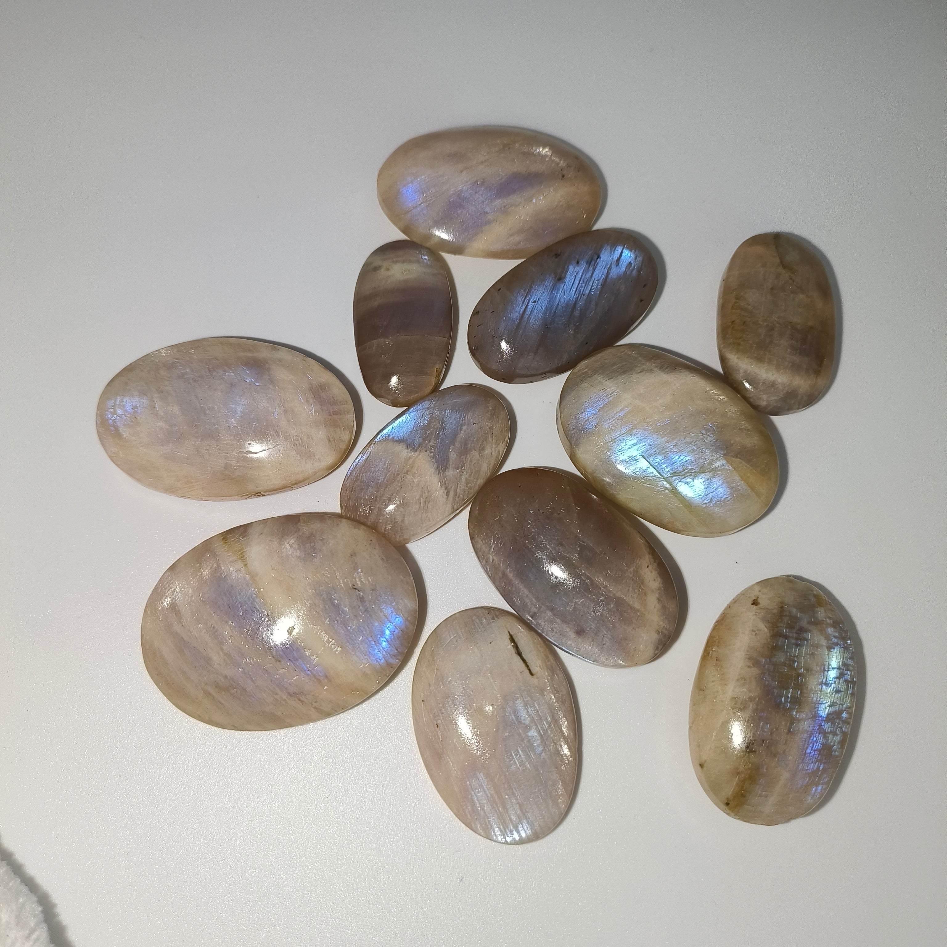 Moonstone palm stone