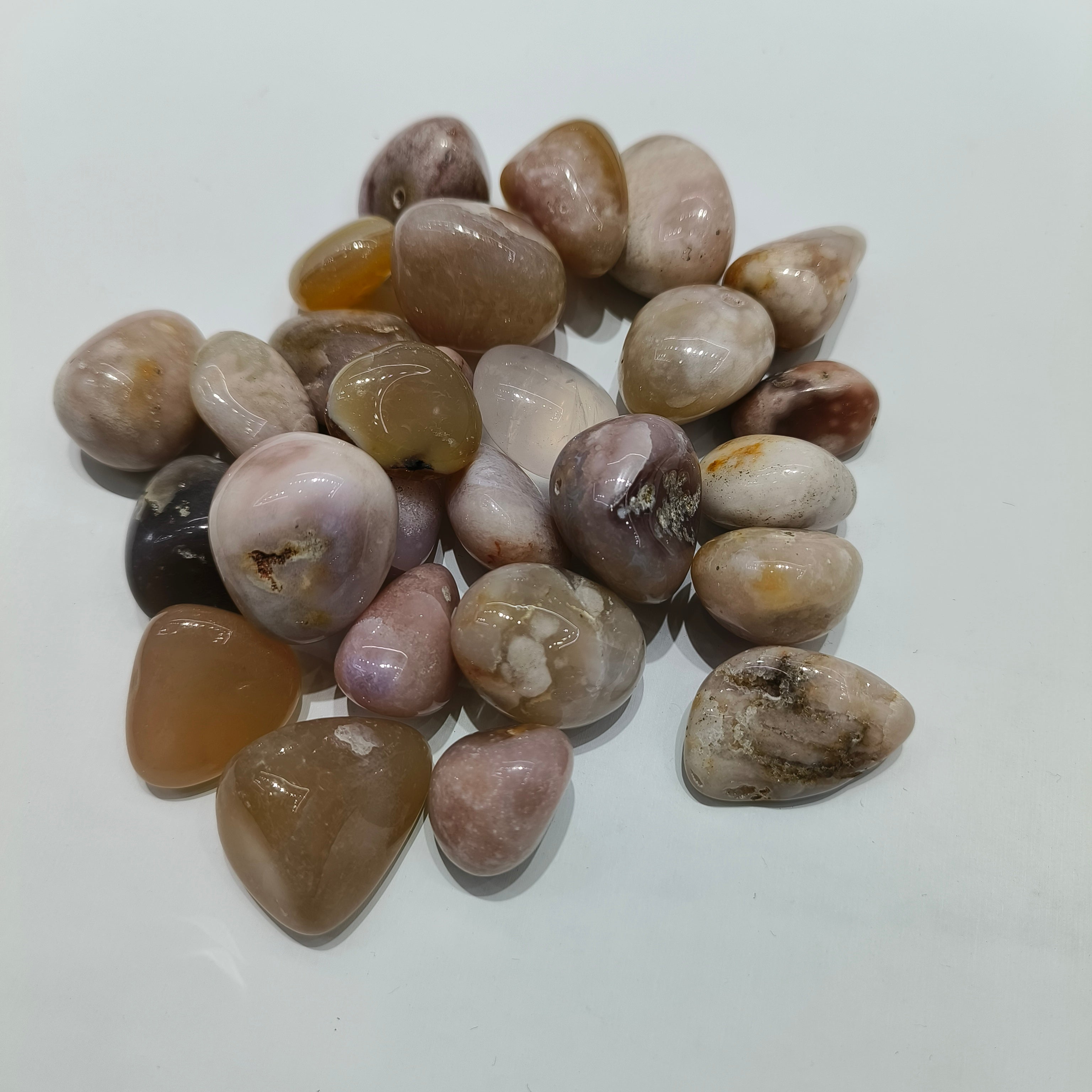 Flower agate tumbles