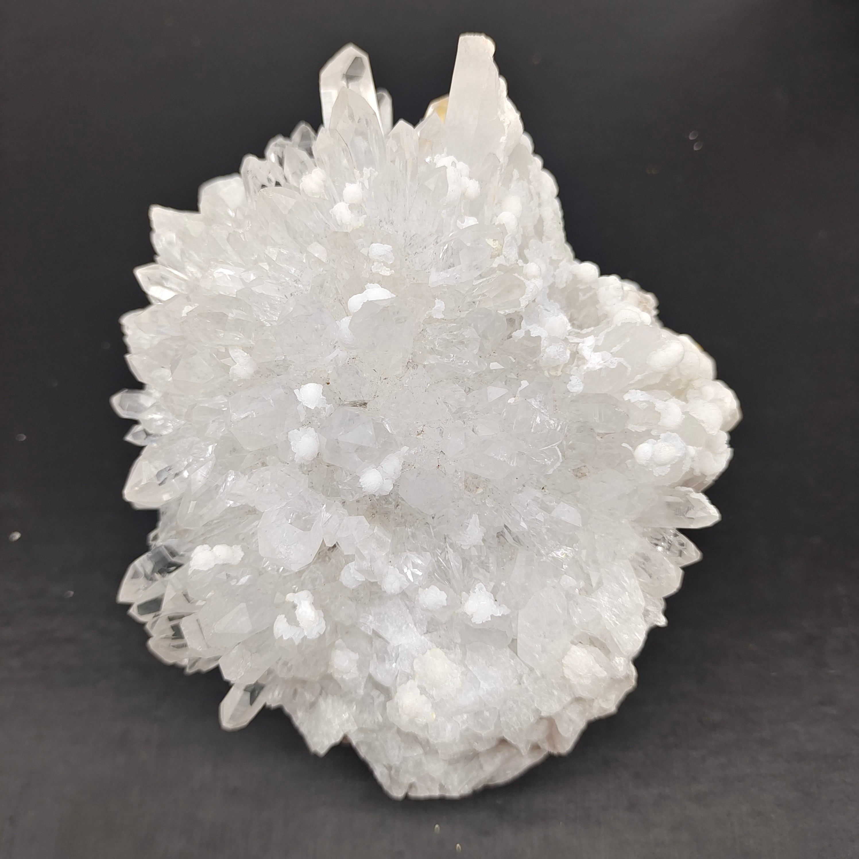 Chrysanthemum quartz clusters