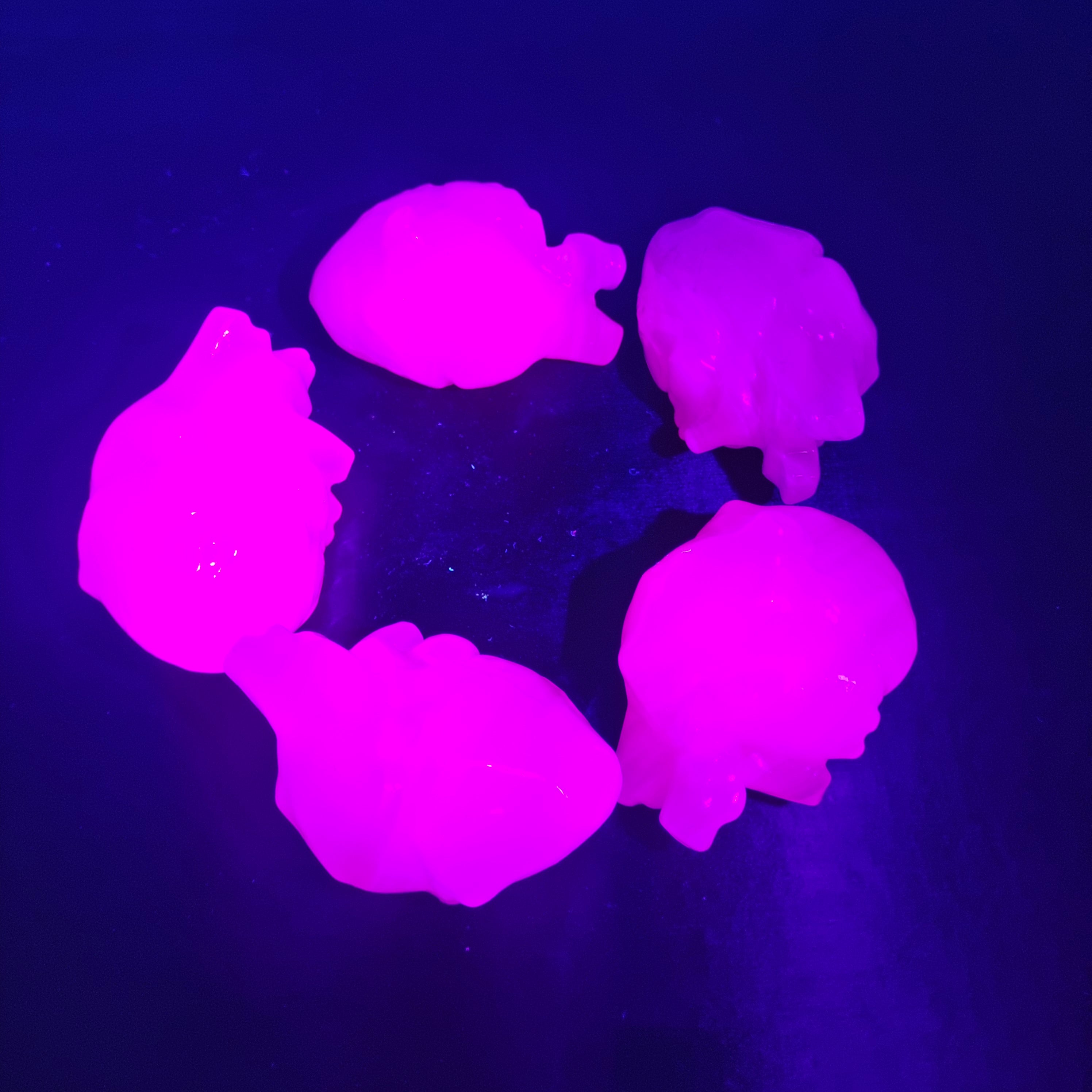 Fluorescent calcite heart