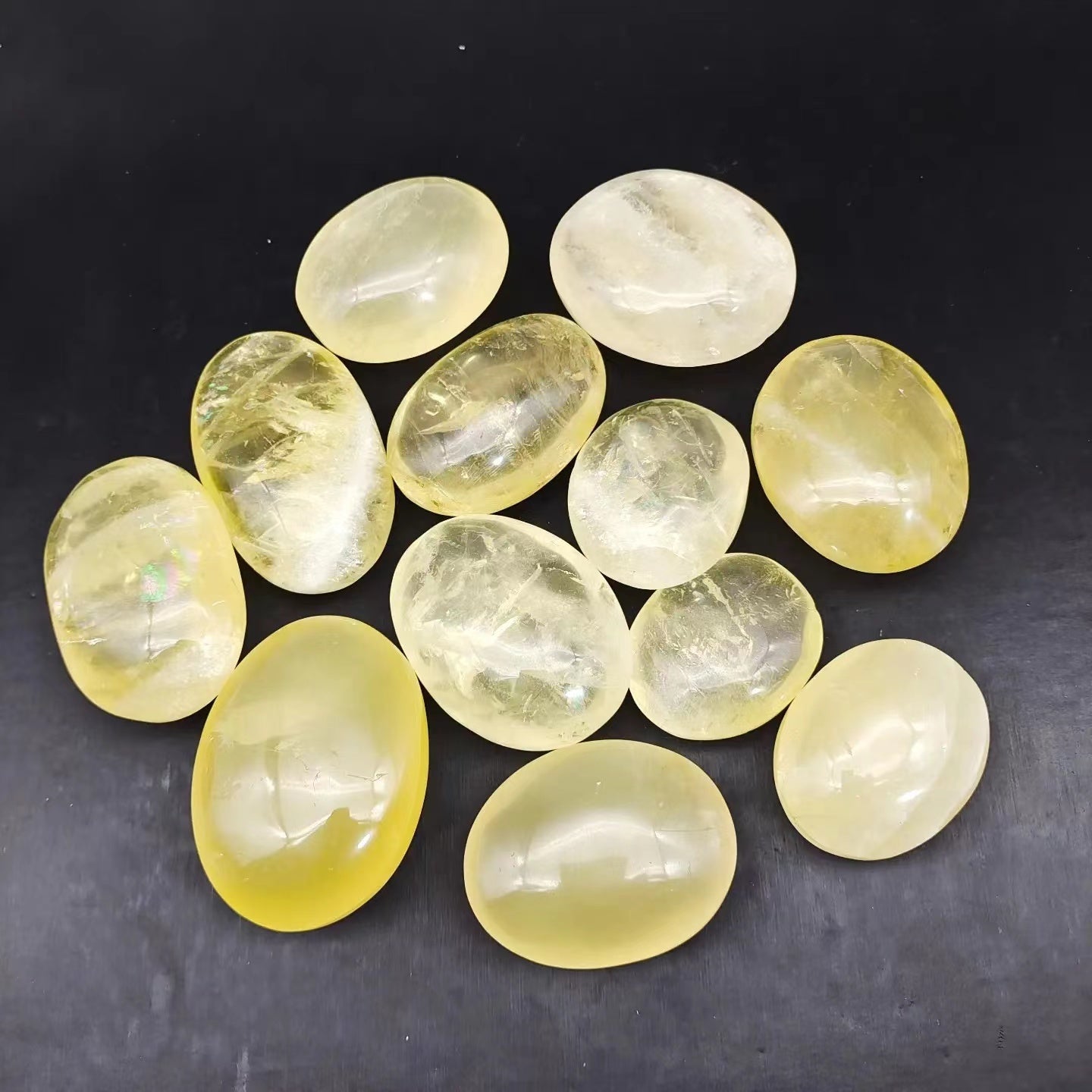 Citrine palmstone