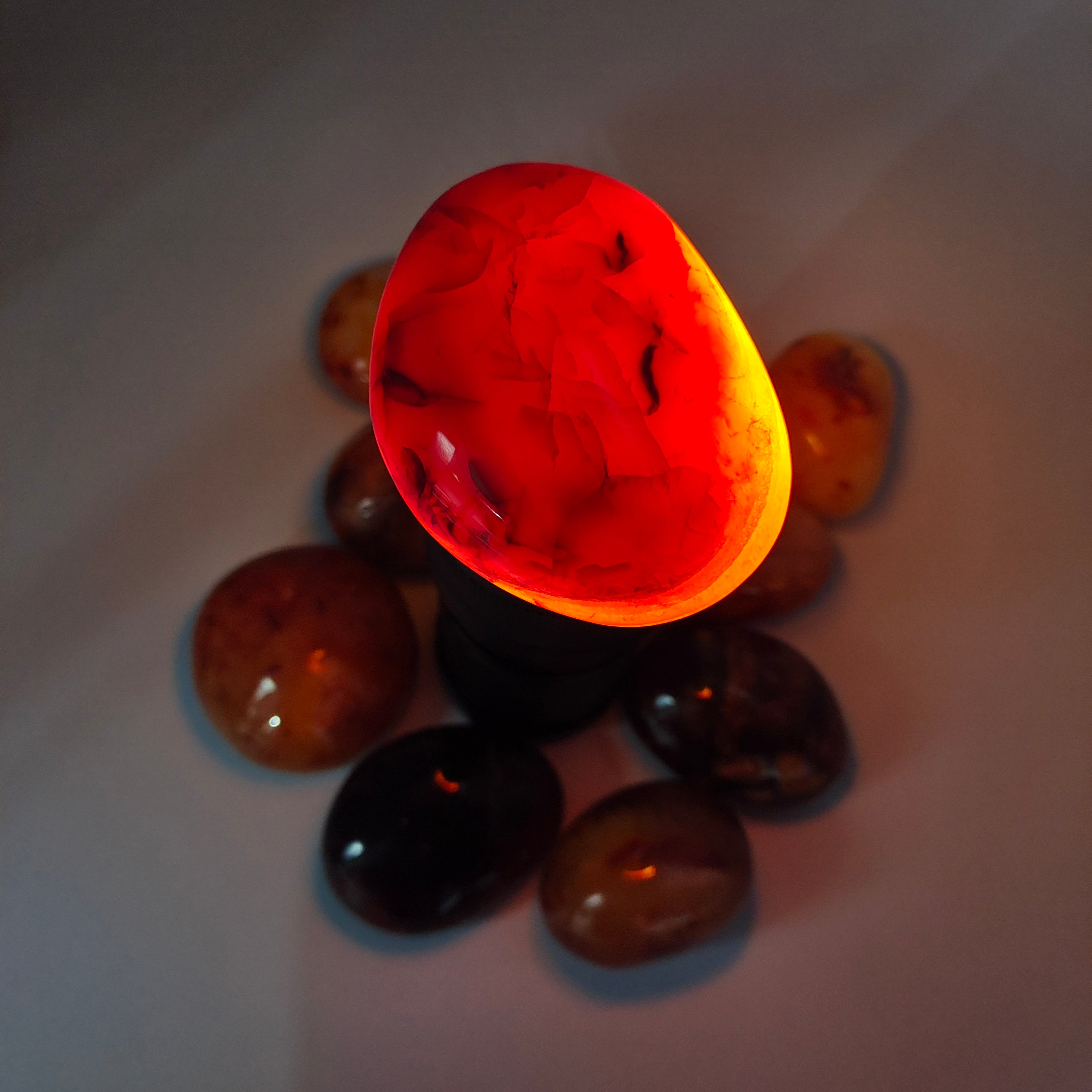 Red agate palmstone