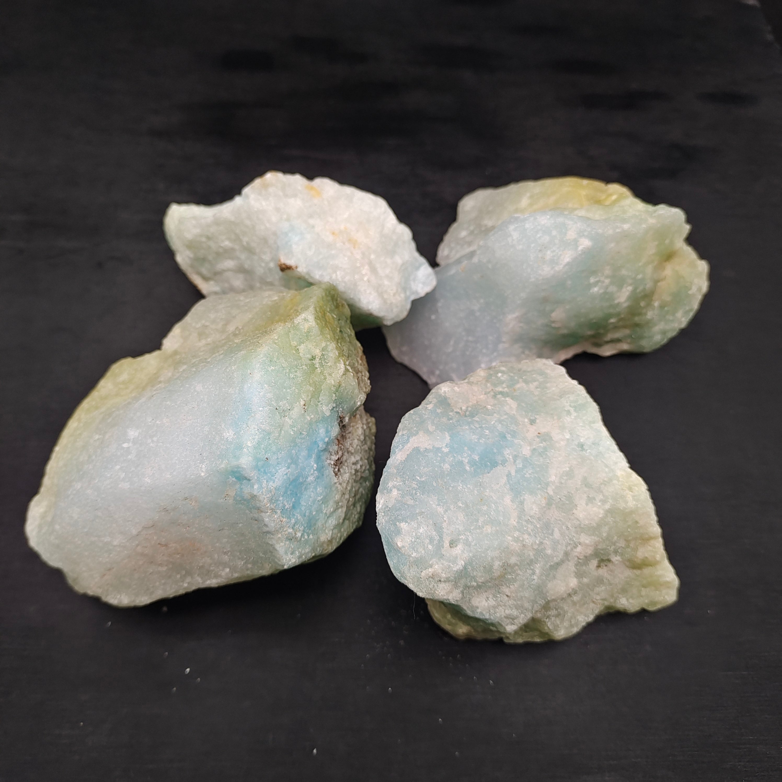 Blue aragonite raw stone