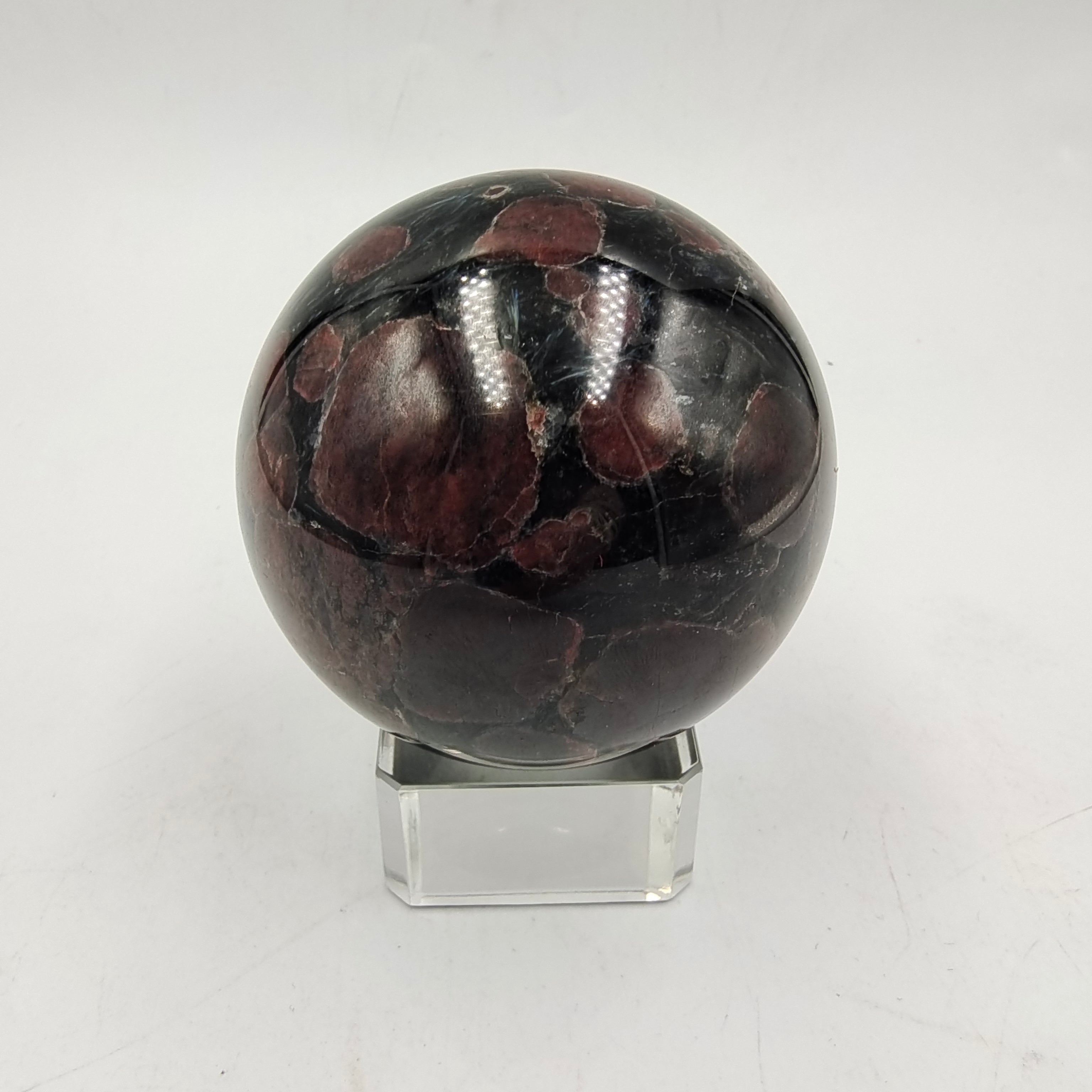 Garnet sphere