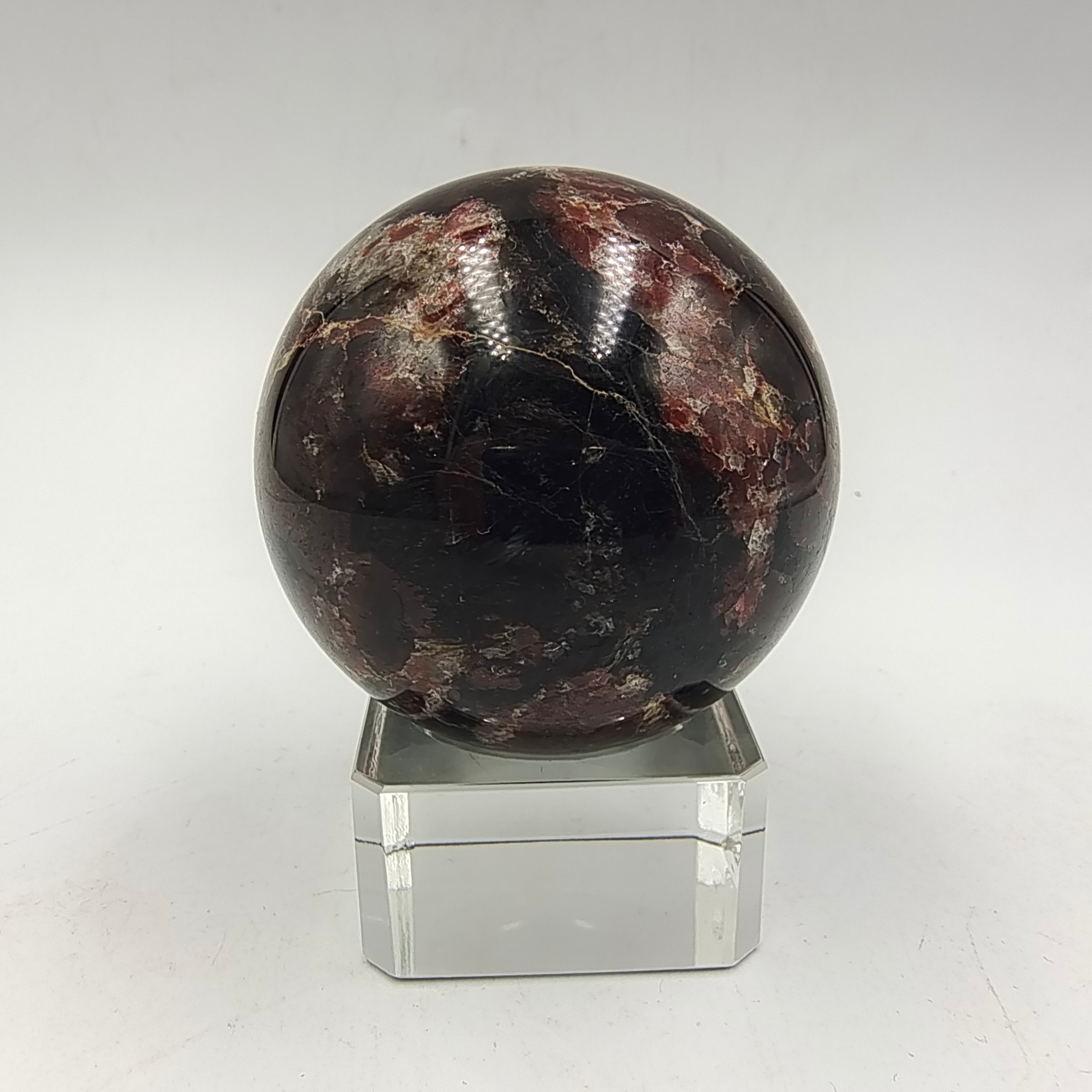 Garnet sphere